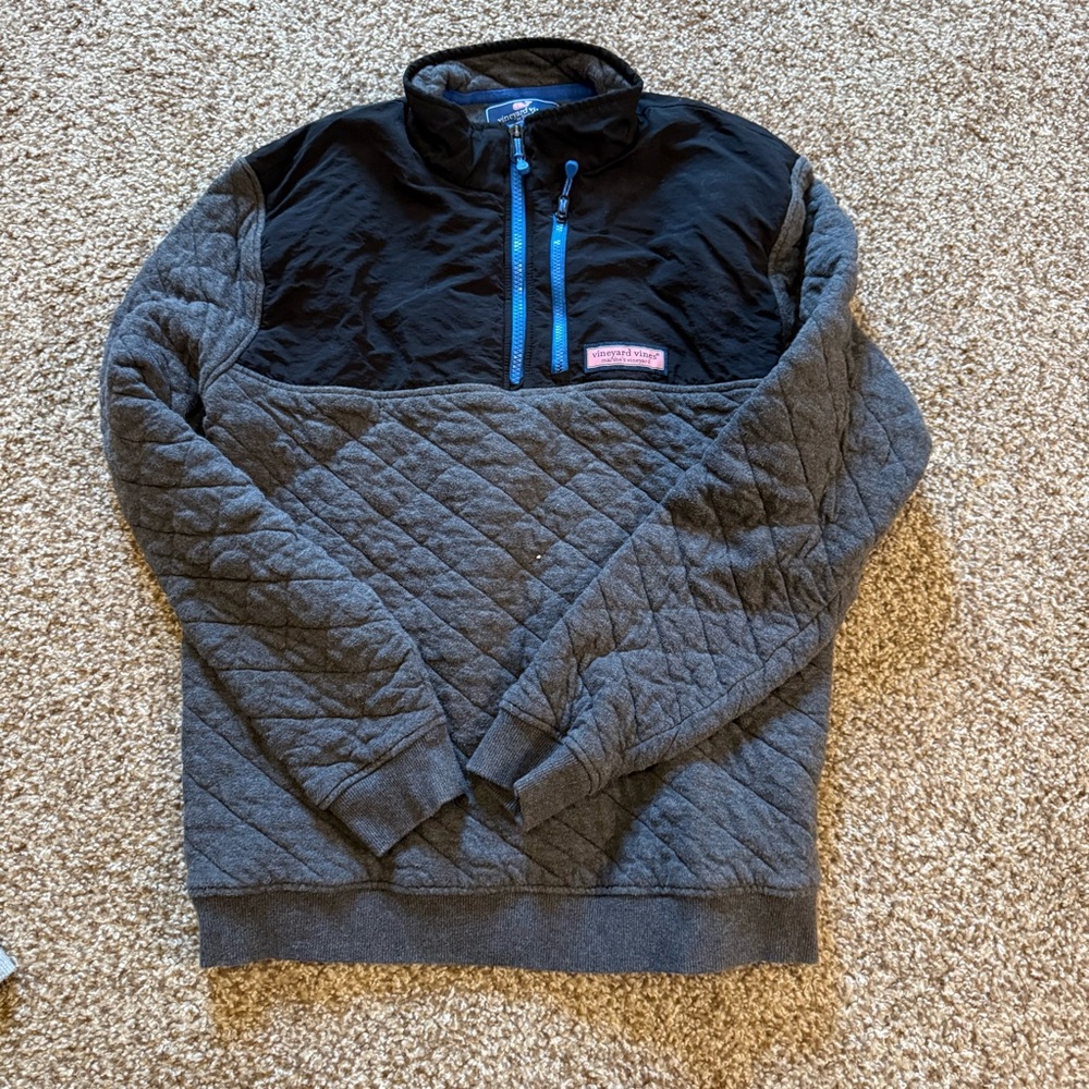 Men’s small vineyard vines pullover